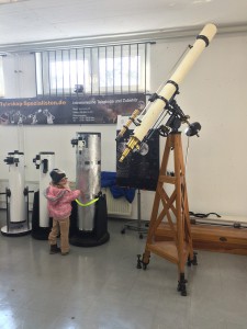 Schmankerl und Astromäuse bei den Teleskop-Spezialsten