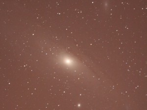 Erster Versuch an der Andromeda mit 13 cm Photonewton und DSLR